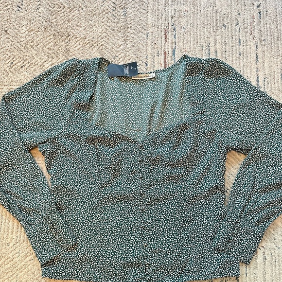 NWT Abercrombie & Fitch Floral Top Size L - Picture 9 of 14